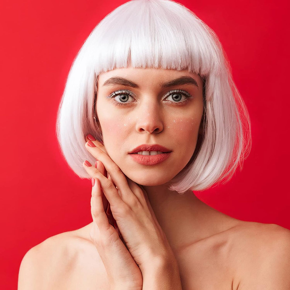 White Bob Costume Wig & Heart-Shaped Glasses Set